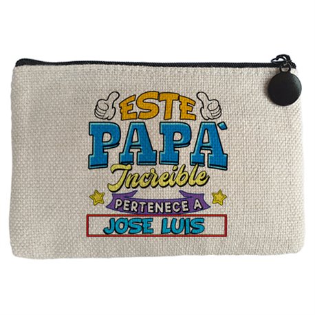 Monedero personalizable con nombre ejemplo Este papá increíble pertenece a Pablo y Raúl